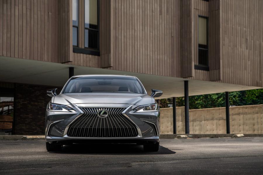  Lexus ES250 2018 года  (WW) (фото 20 из 21)